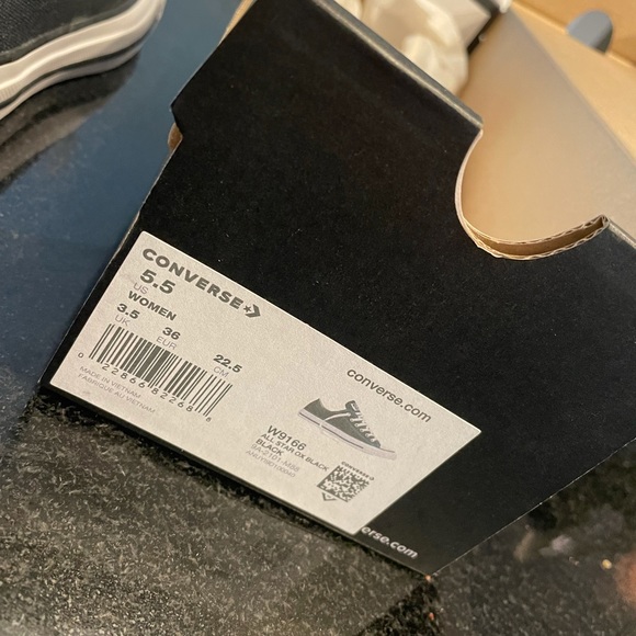 Black converse - Picture 5 of 5